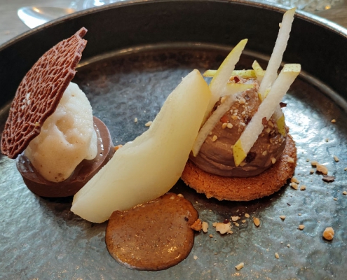 Gastronomades 2022 : tartelette chocolat, poire rôtie